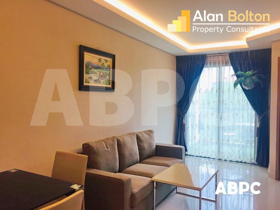 Pool View 1 Bed 1 Bath Condo in Wongamat - Club Royal photo 3