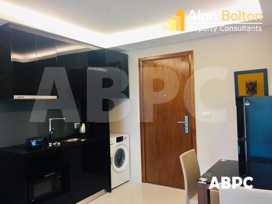 Pool View 1 Bed 1 Bath Condo in Wongamat - Club Royal photo 5