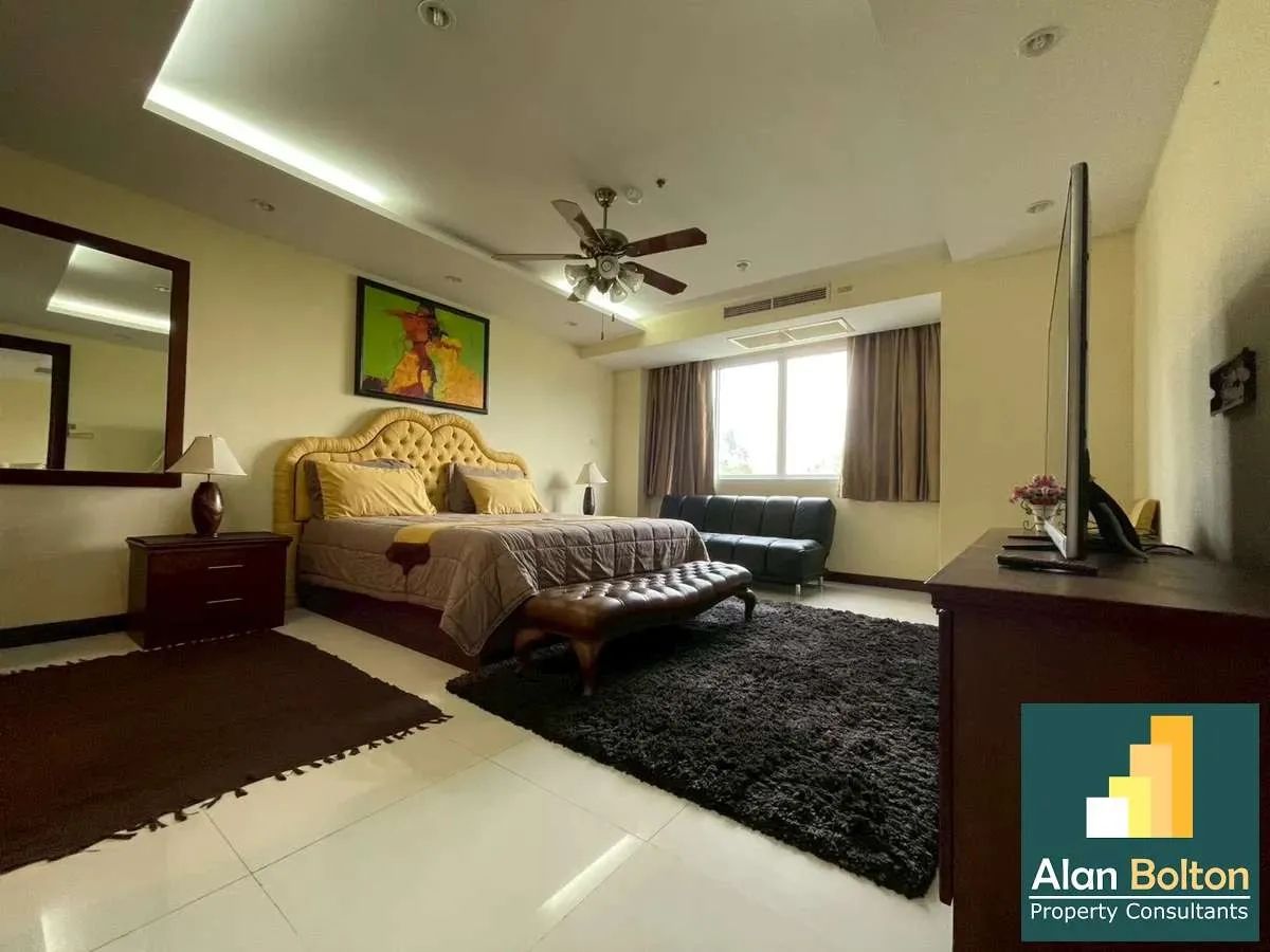 1 Bed 2 Bath Condo in Central Pattaya photo 4