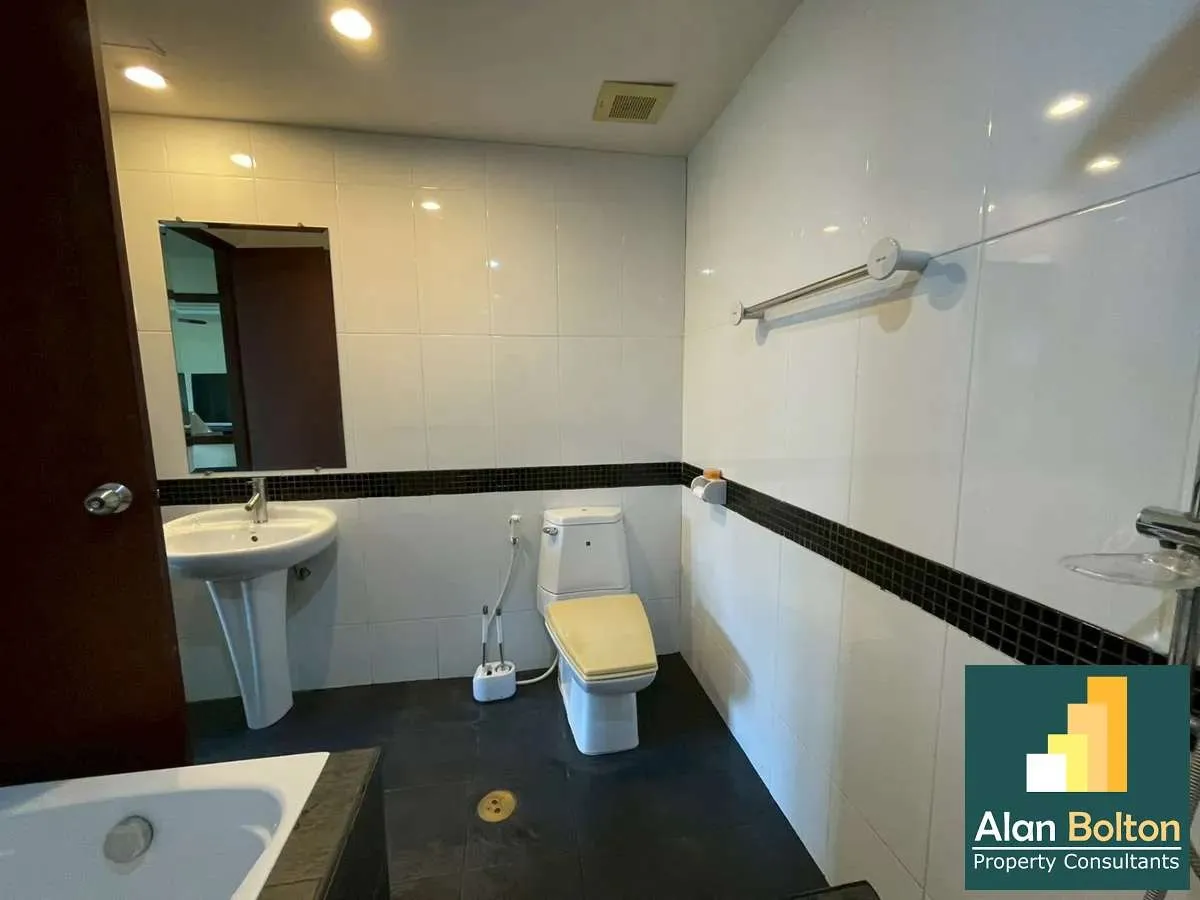1 Bed 2 Bath Condo in Central Pattaya photo 9