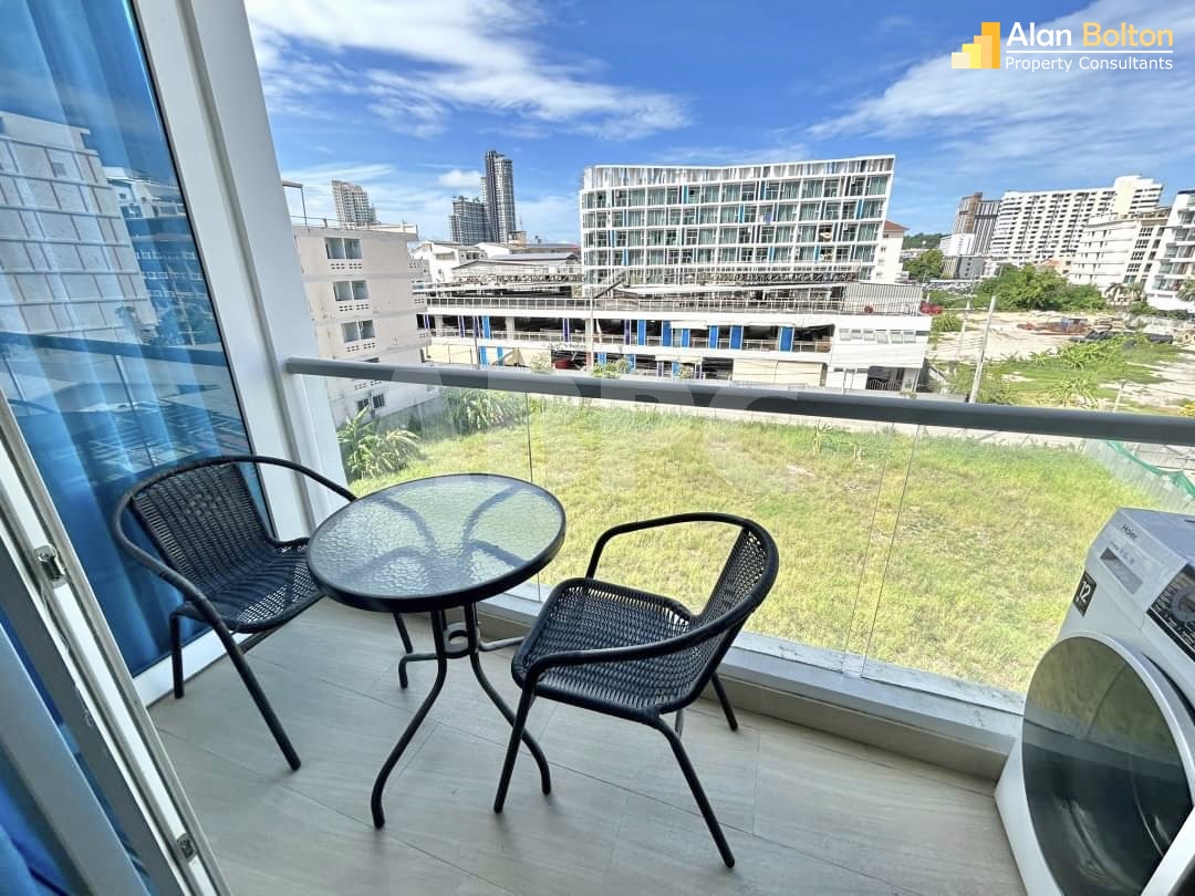 1 Bed 1 Bath in Central Pattaya - Grand Avenue Residence photo 2