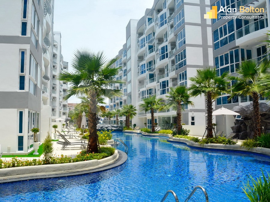 Pool View 2 Bed 1 Bath Condo in Central Pattaya CR6398 photo 2