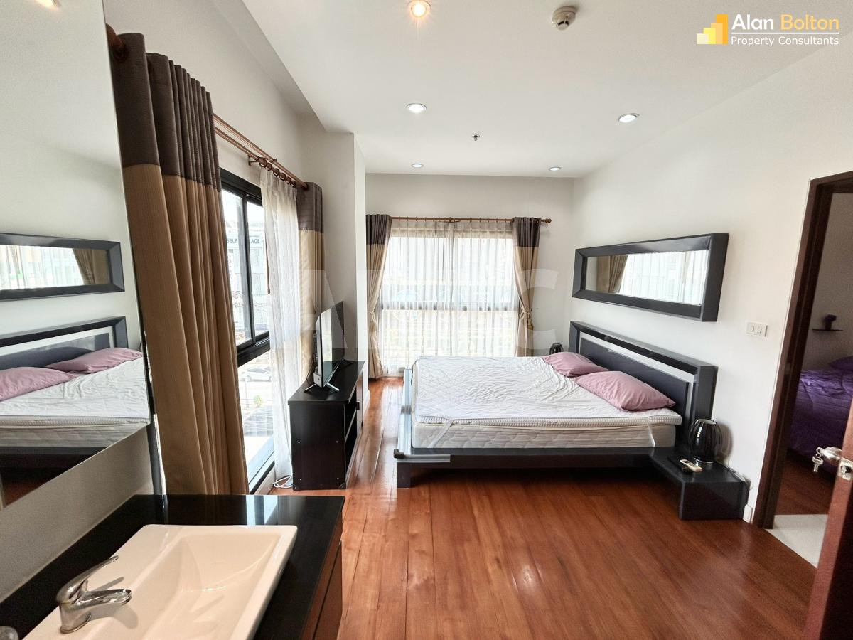 2 Bed 2 Bath Condo in Pratumnak photo 9