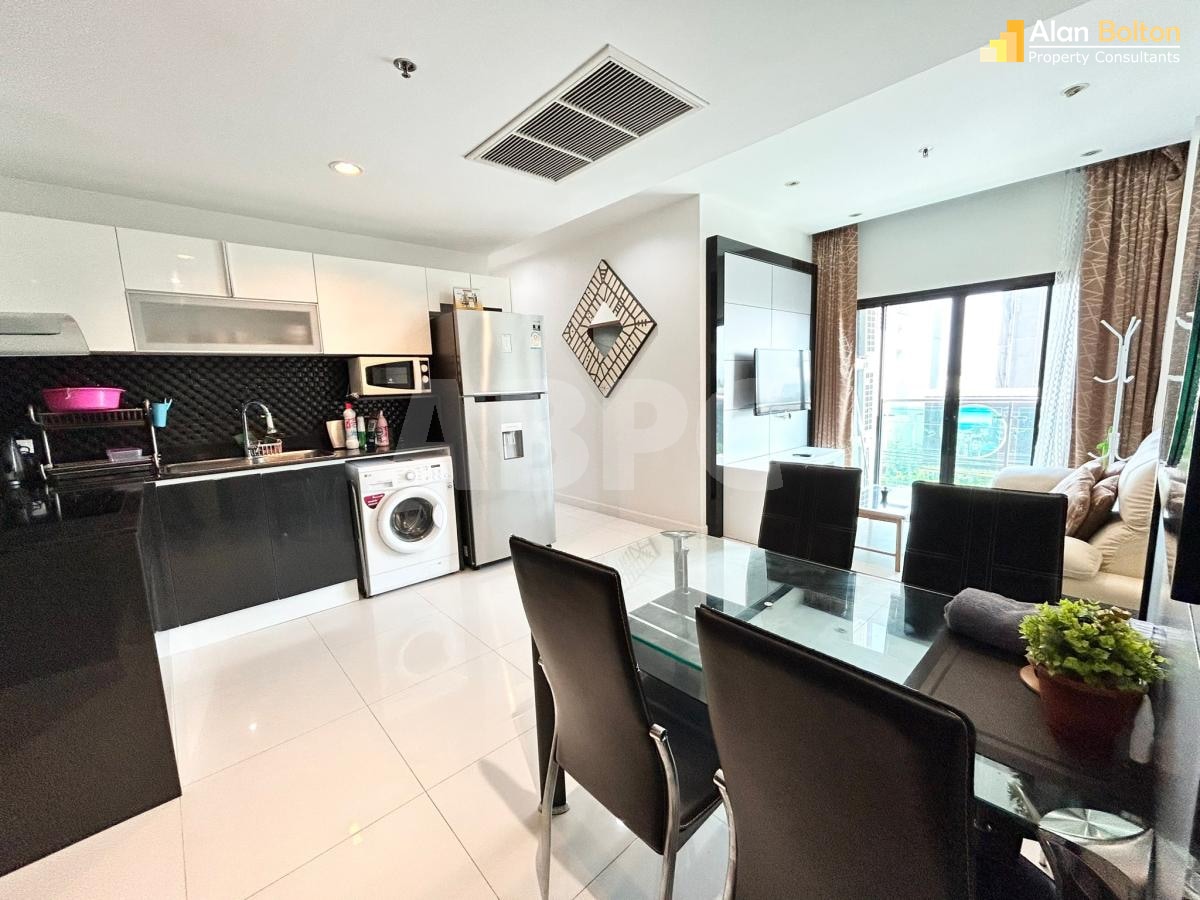 2 Bed 2 Bath Condo in Pratumnak photo 14