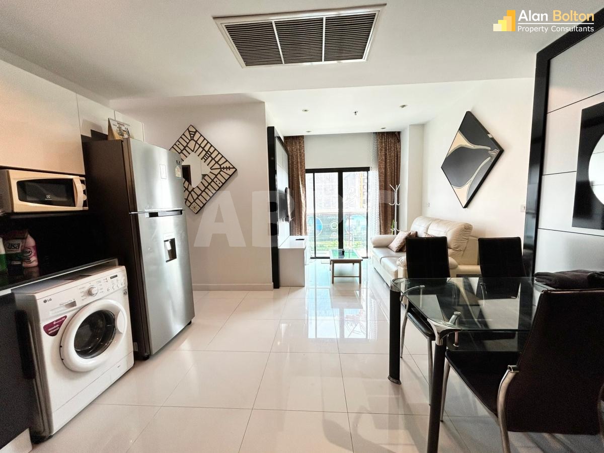 2 Bed 2 Bath Condo in Pratumnak photo 3