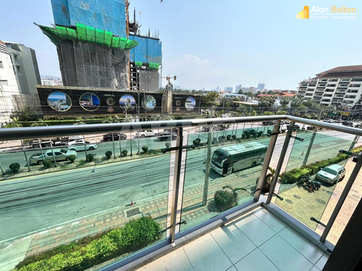 2 Bed 2 Bath Condo in Pratumnak photo 16