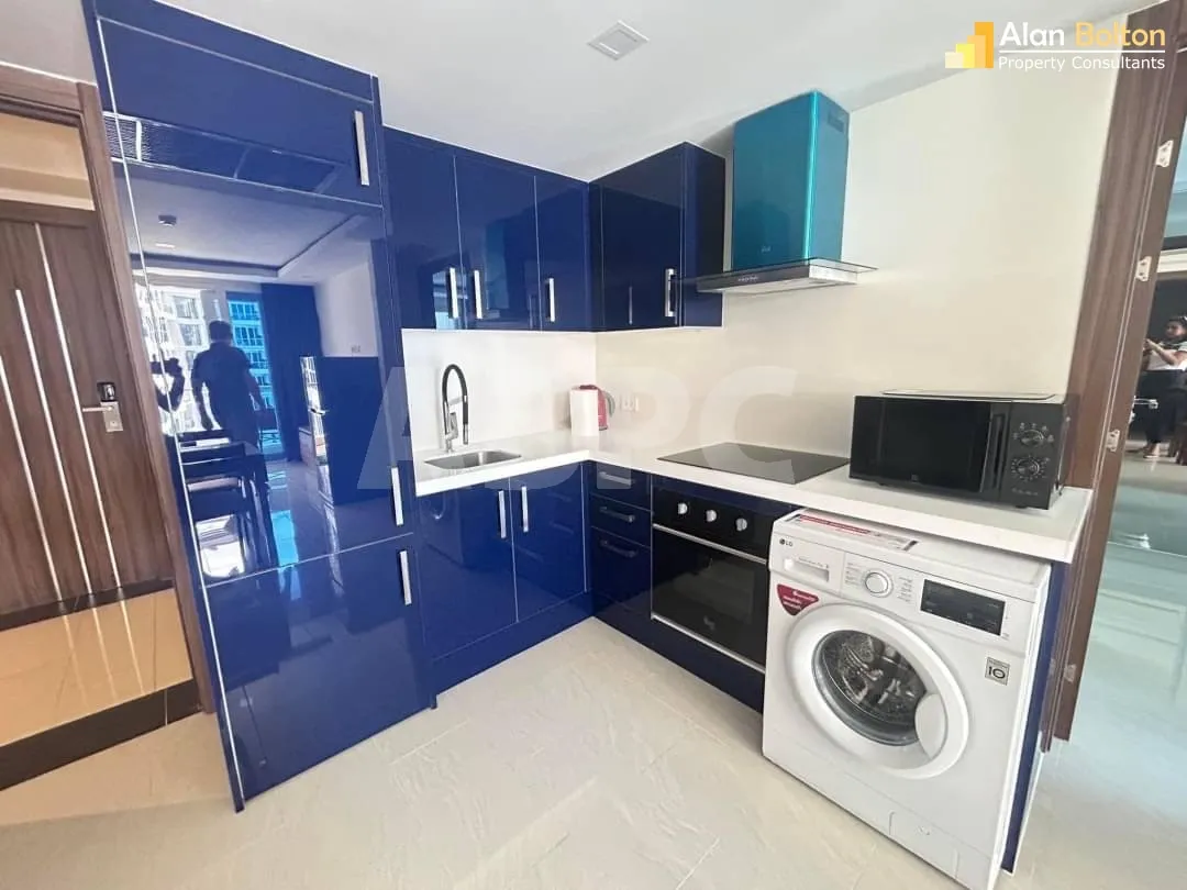 Pool View 2 Bed 2 Bath Condo In Central Pattaya photo 9