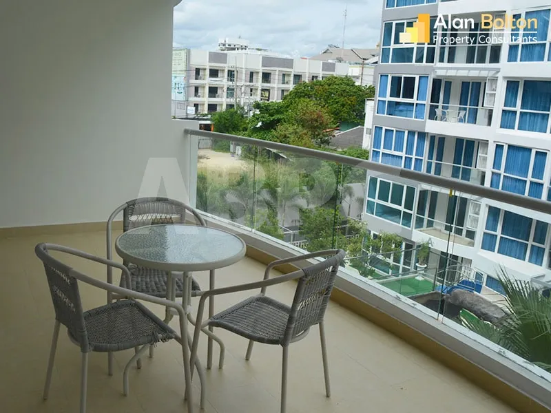 Pool View 2 Bed 1 Bath Condo in Central Pattaya photo 10