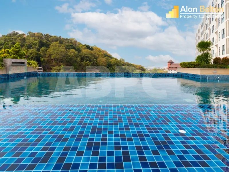 2 Bed 2 Bath Condo in Pratumnak
