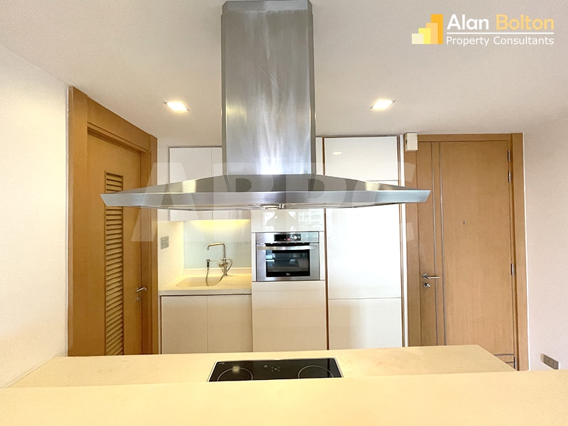 1 Bed 1 Bath in Wong Amat CR6614 photo 8