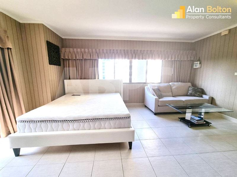 Cheap Condo For Rent in Pratumnak photo 5