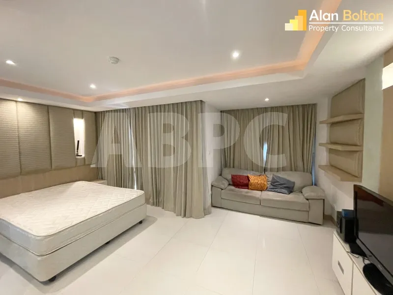 Fire Sale Pool View Studio Condo In Central Pattaya photo 4