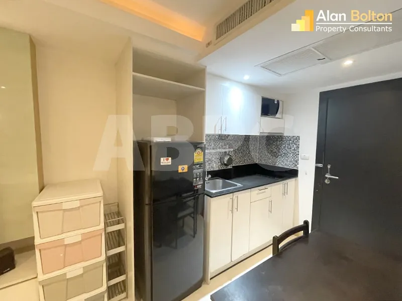 Fire Sale Pool View Studio Condo In Central Pattaya photo 6