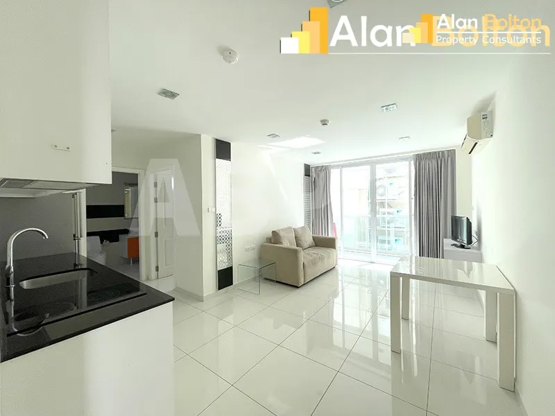 1 Bed 1 Bath Condo in Pratumnak photo 3