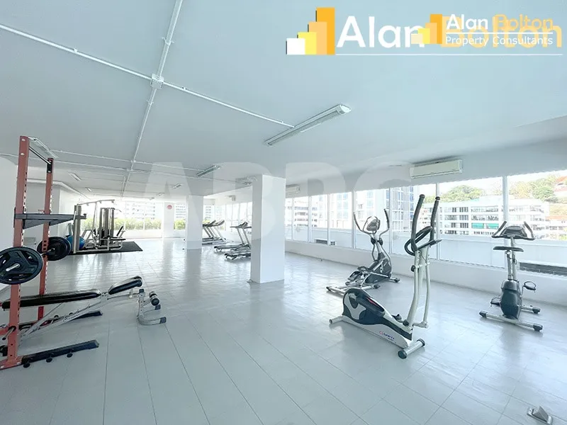 1 Bed 1 Bath Condo in Pratumnak photo 4