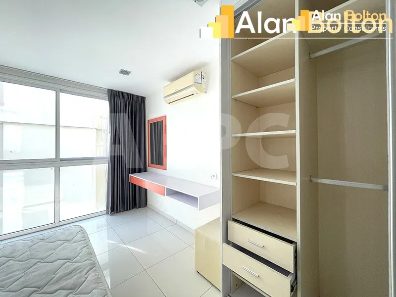 1 Bed 1 Bath Condo in Pratumnak photo 8