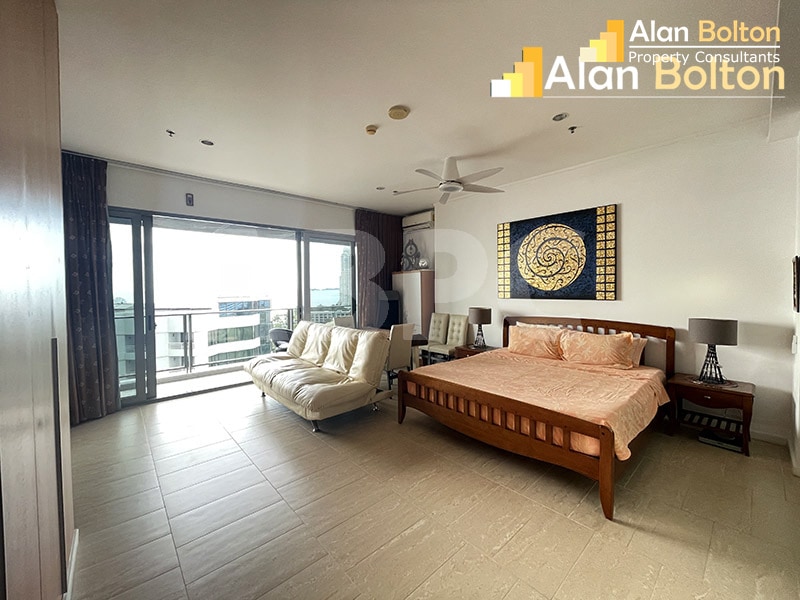 Large Luxury Beachfront Ocean View Studio Condo In Wongamat photo 5