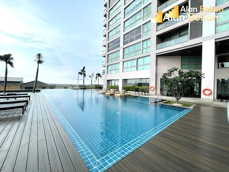 1 Bed 2 Bath Condo In North Pattaya
