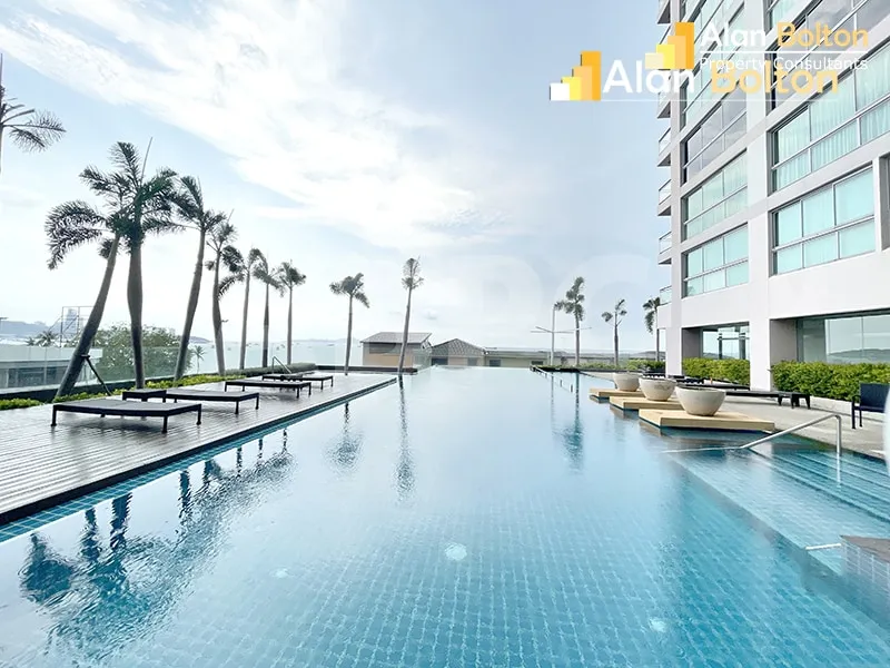 Beautiful Seaview 1 Bed 1 Bath in North Pattaya photo 2