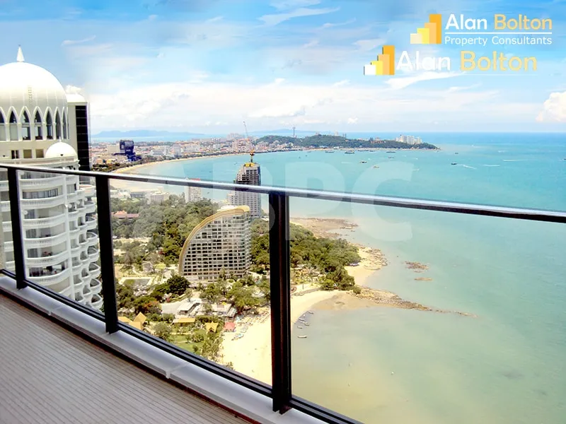 3 bedroom Condo in Northpoint Wongamat