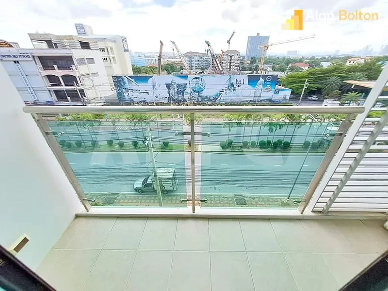 Studio Bed 1 Bath in Pratumnak CR6745