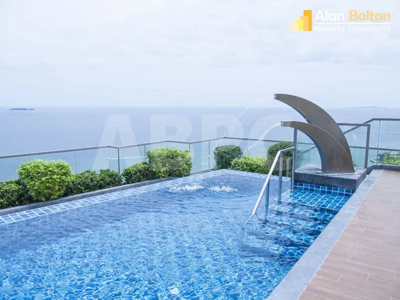Studio Condo in Pratumnak