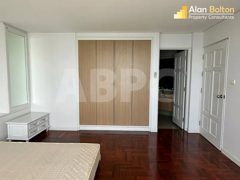 3 Bed 4 Bath in Pratumnak CR6760 photo 9