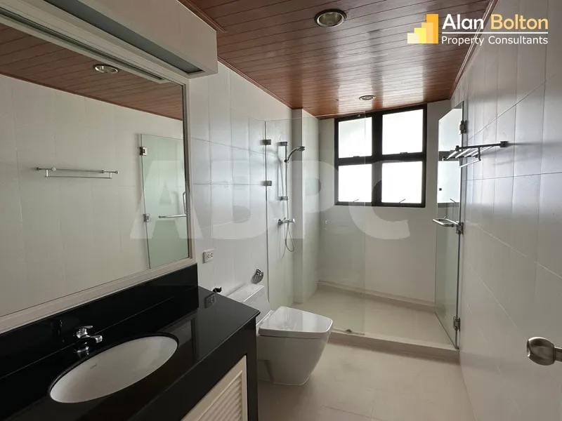 4 Bed 5 Bath in Pratumnak CR6765 photo 17