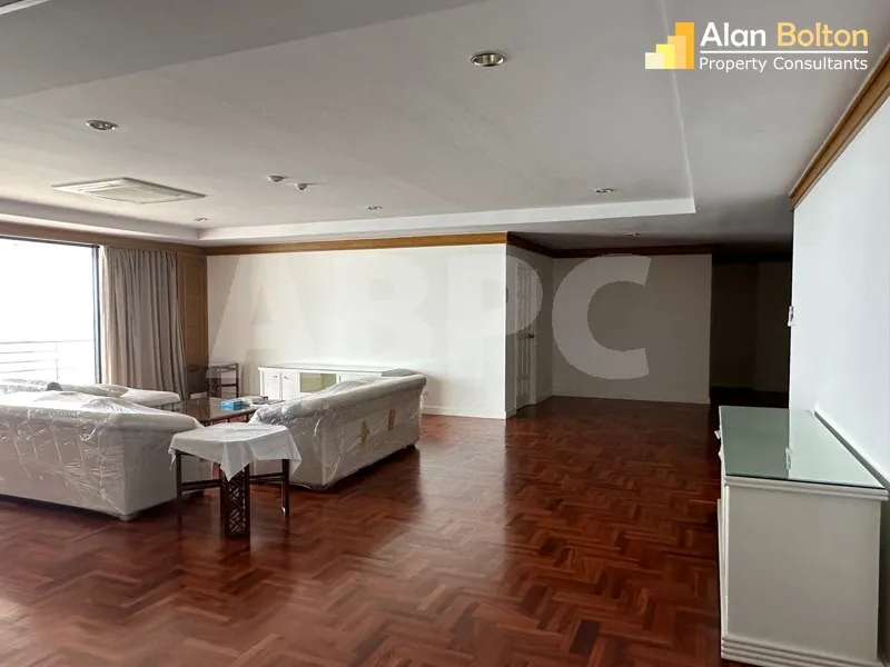 4 Bed 5 Bath in Pratumnak CR6765 photo 3