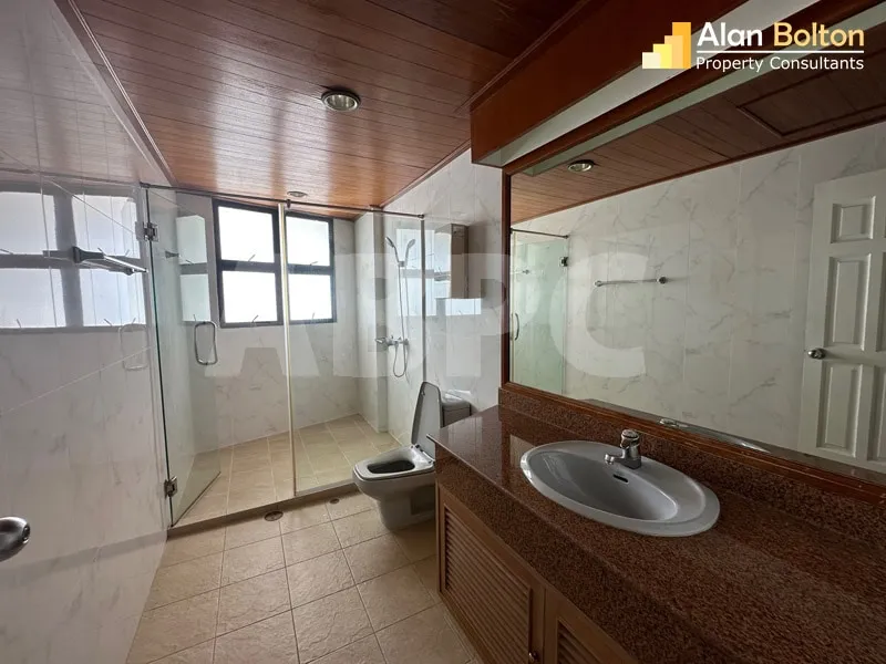 4 Bed 5 Bath in Pratumnak CR6766 photo 8