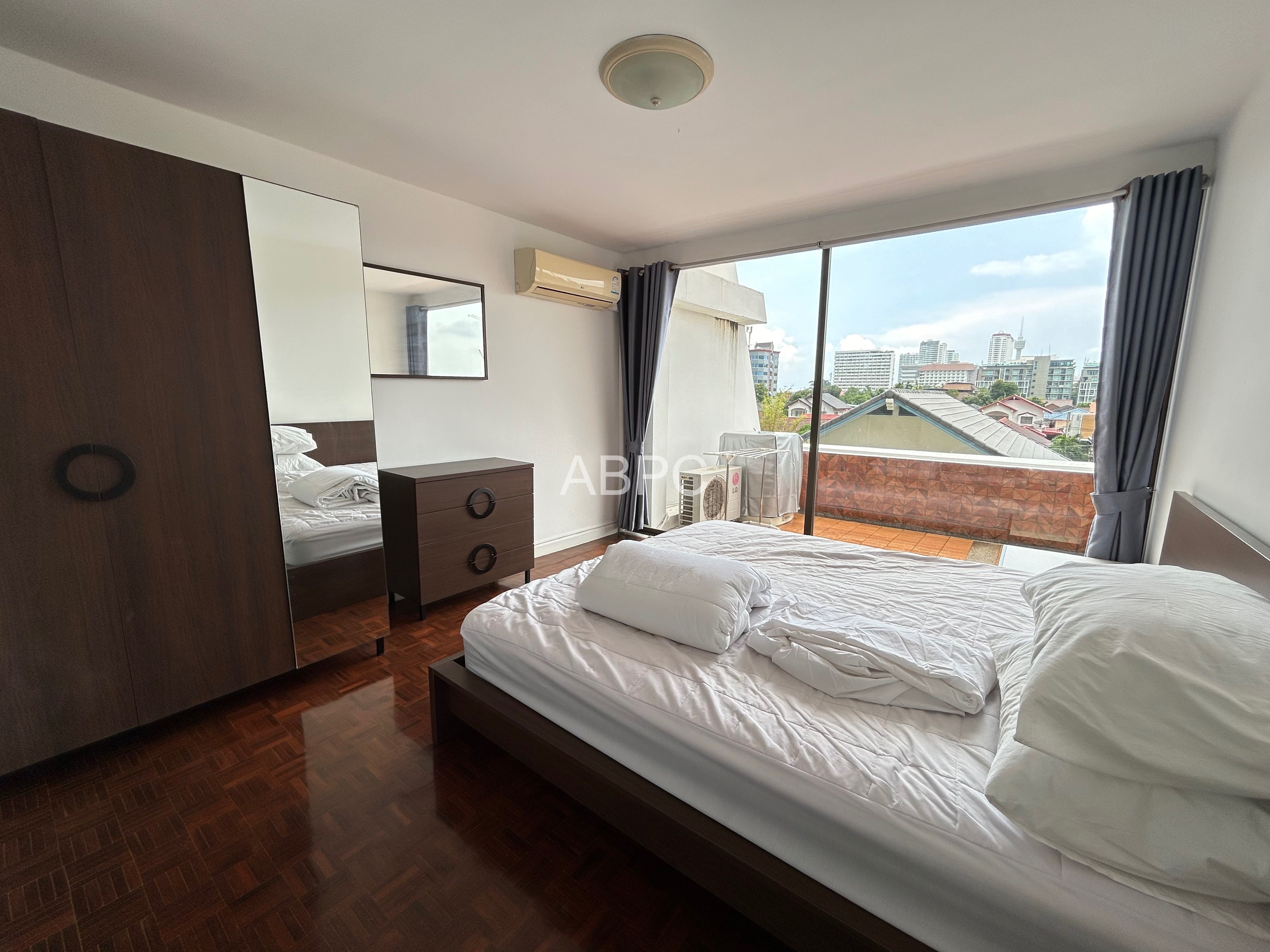 Walking distance to Jomtien Beach - 2 Bed For Rent photo 7
