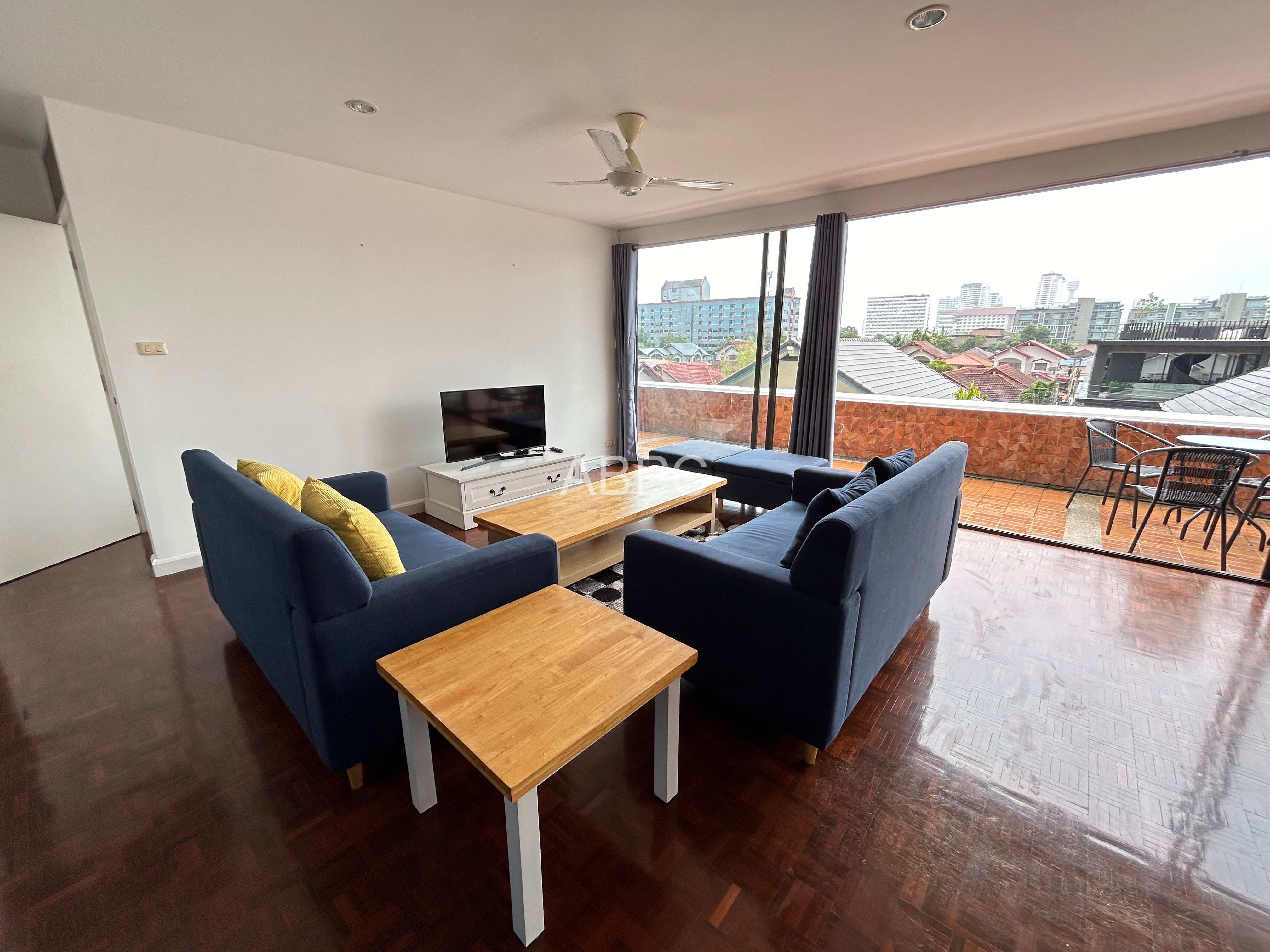 Walking distance to Jomtien Beach - 2 Bed For Rent photo 2