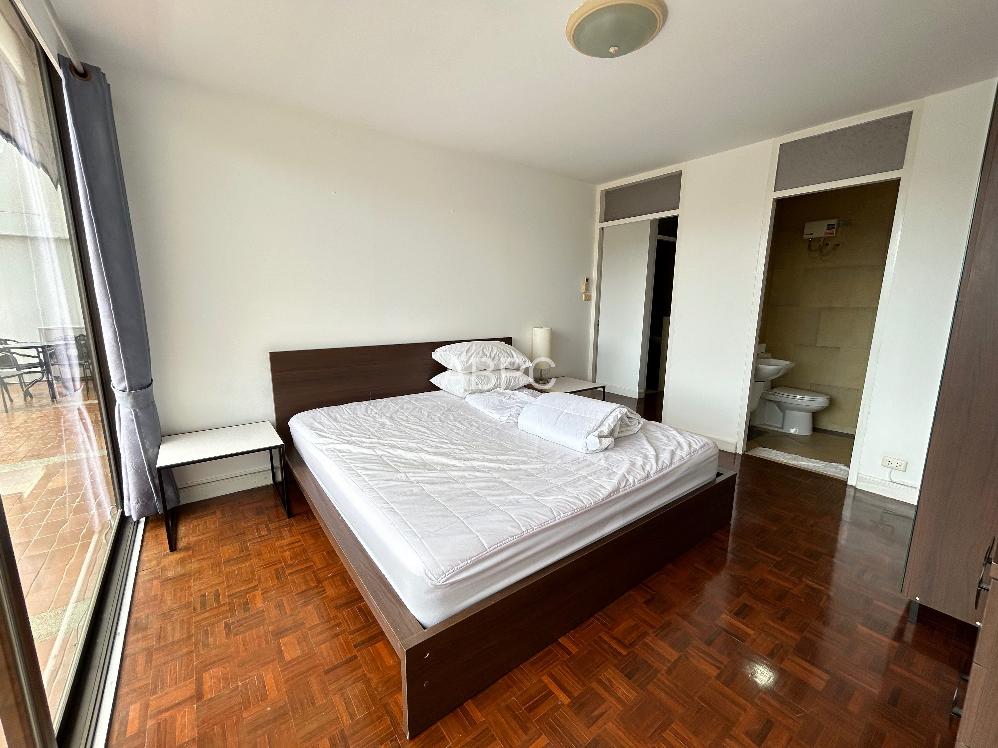 Walking distance to Jomtien Beach - 2 Bed For Rent photo 9