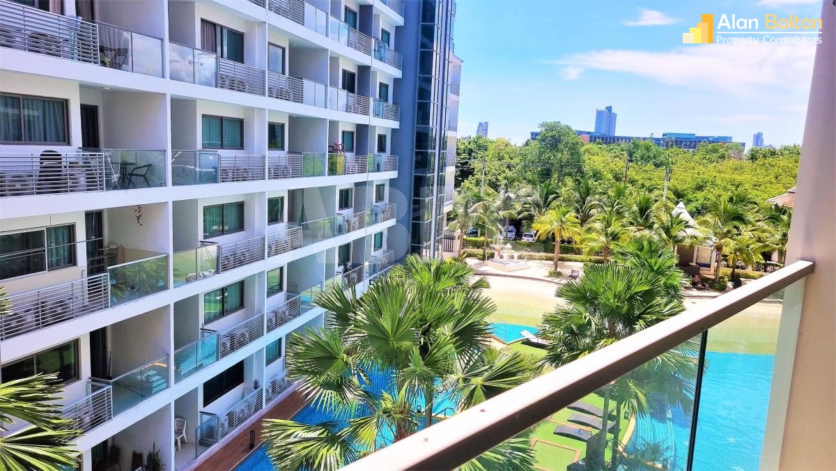 1 Bed 2 Bath Condo in Jomtien