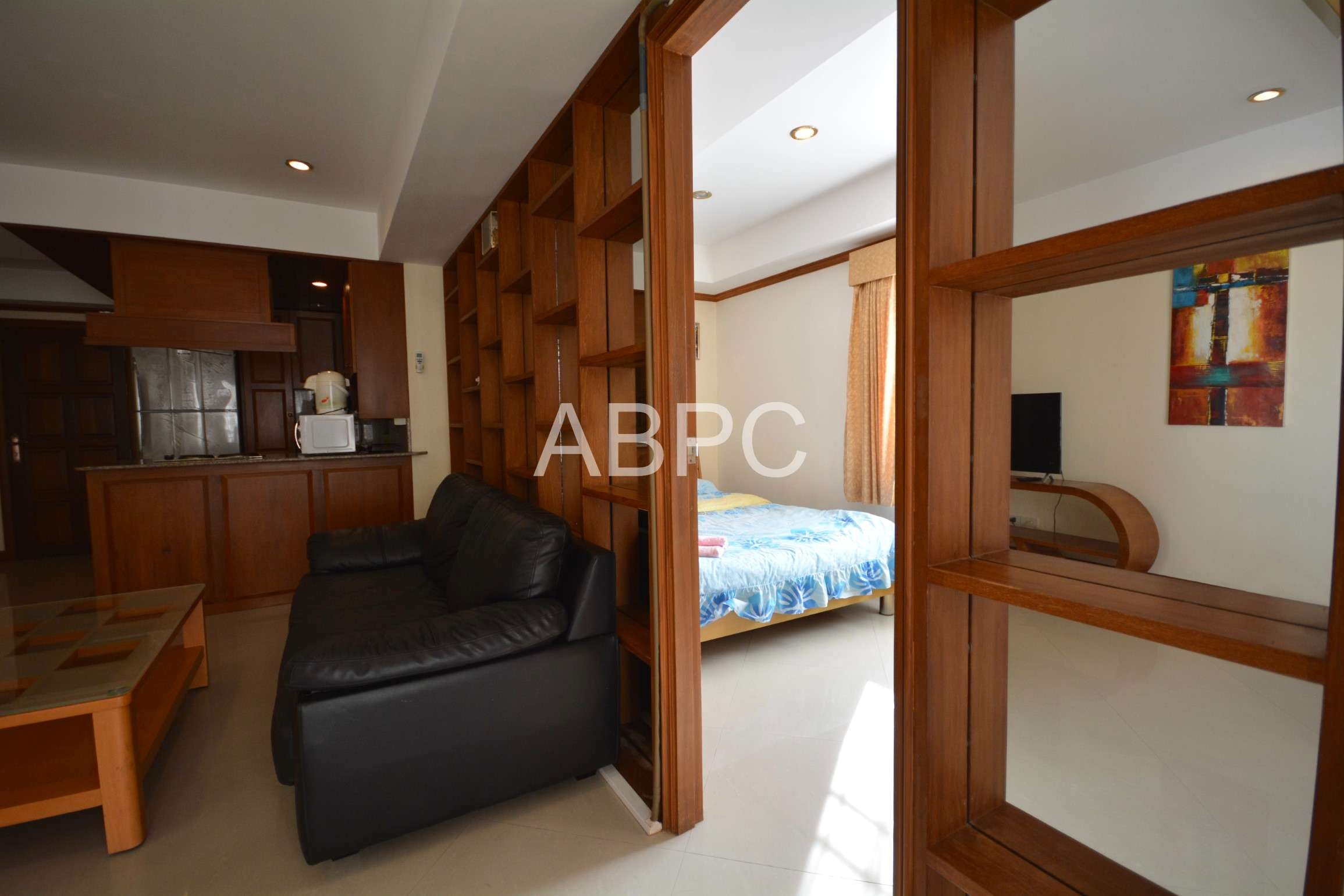 2 Bed 2 Bath Condo - Jomtien Beach Condo photo 11