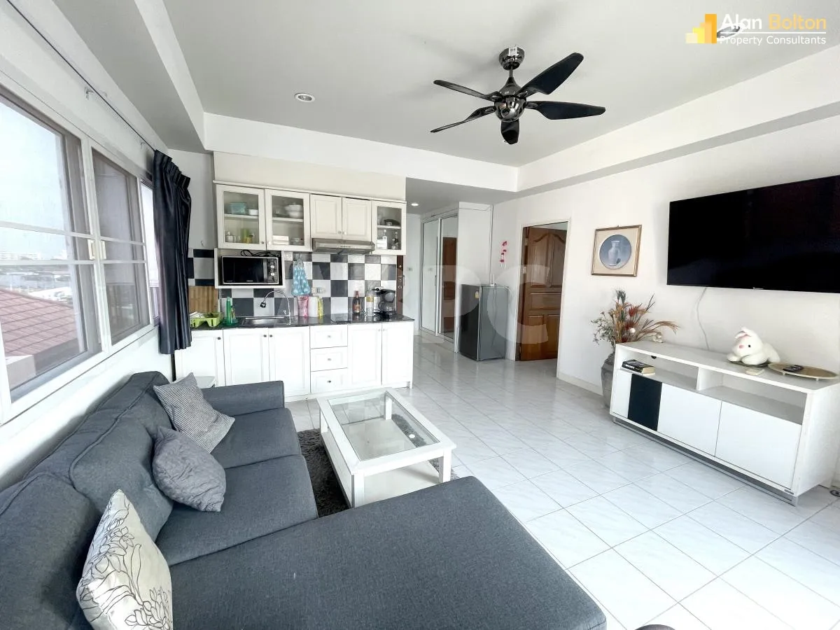 Large 1 Bed 2 Bath Condo In Jomtien photo 3
