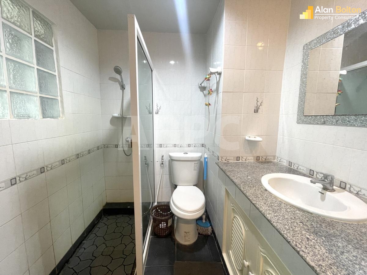 Large 1 Bed 2 Bath Condo In Jomtien photo 10