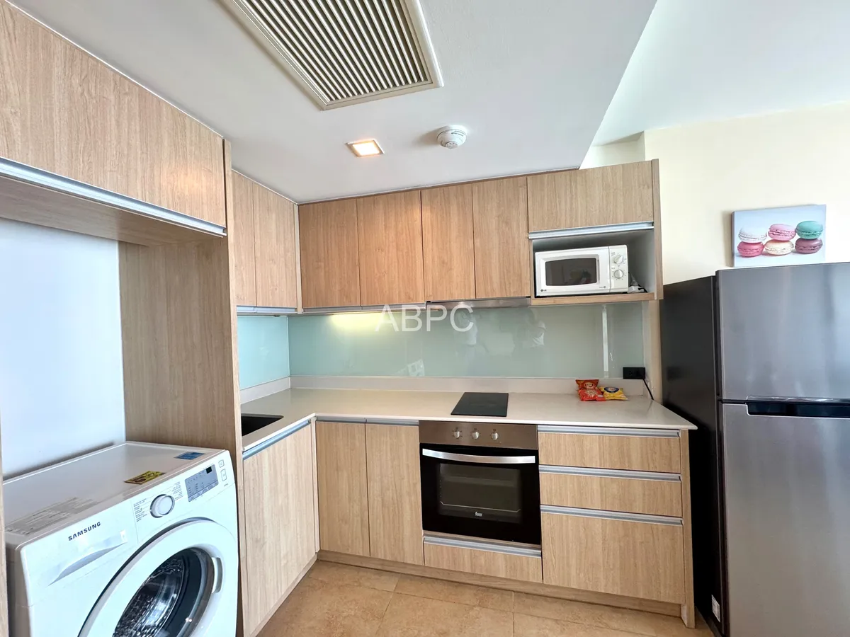 1 Bed - 1 Bath Condo in Pratumnak photo 3