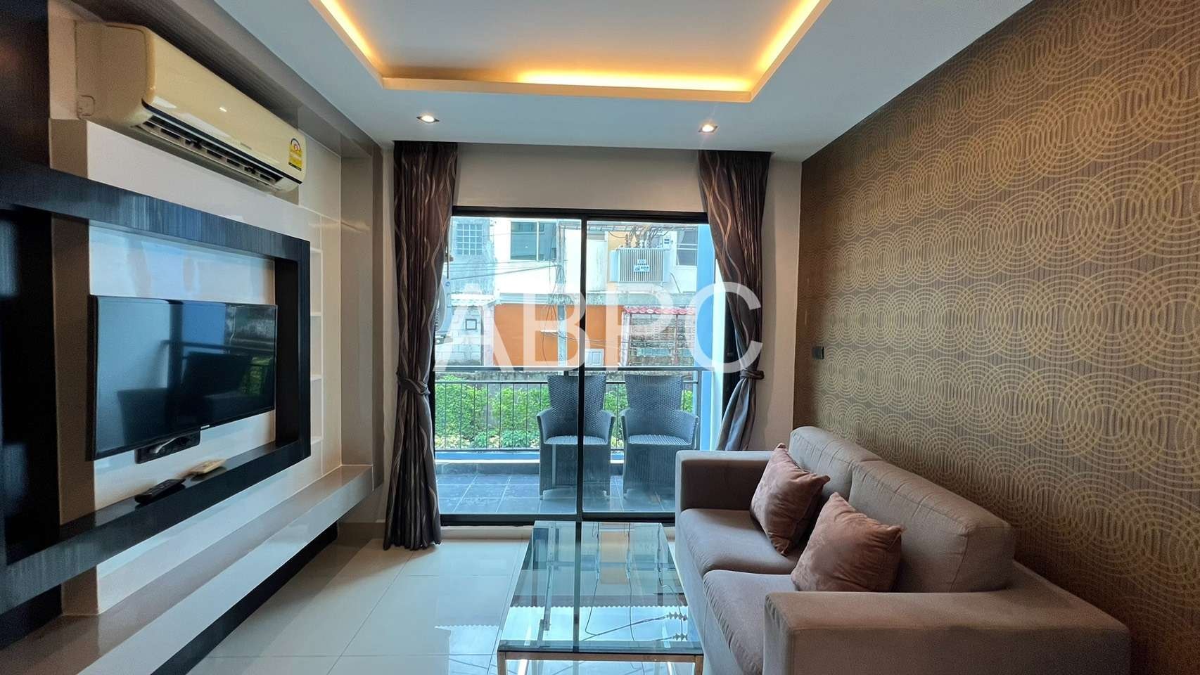1 Bed 1 Bath Condo In East Pattaya photo 8