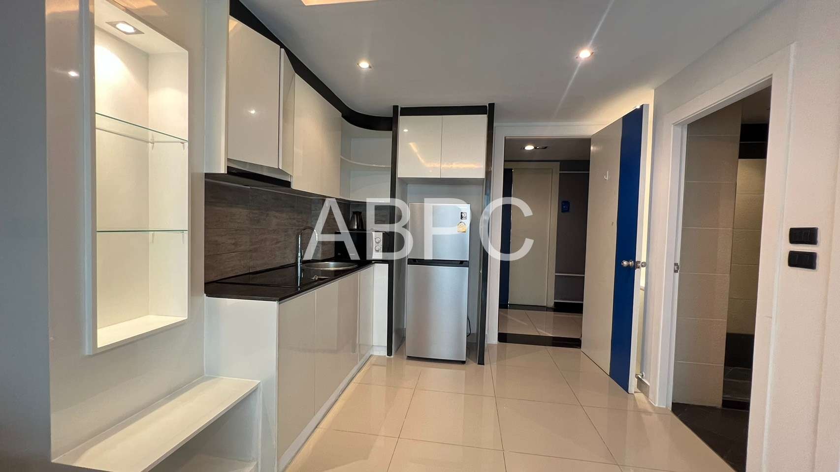 1 Bed 1 Bath Condo In East Pattaya photo 11