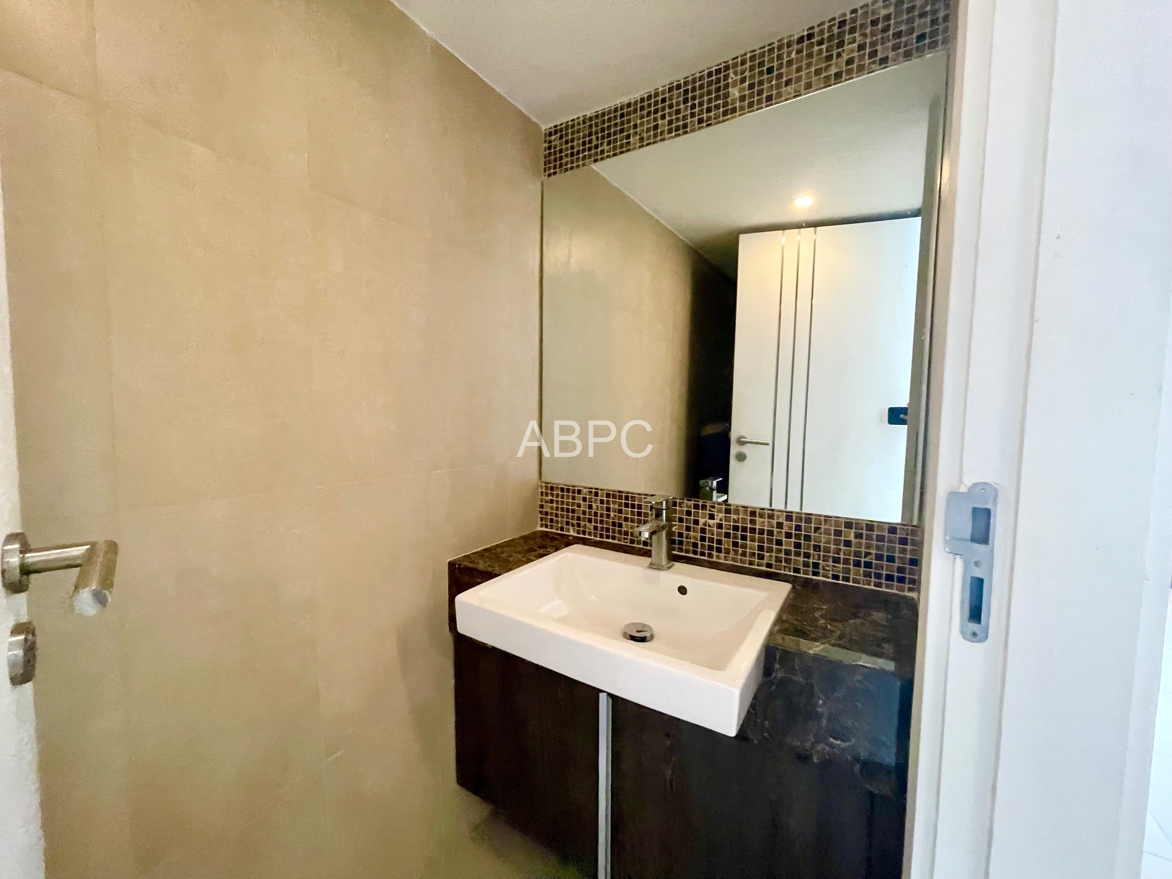 1 Bed 2 Bath Condo in Central Pattaya - Centara Avenue Residence photo 11