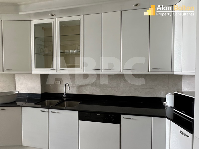 Beachfront Ocean View 3 Bed 4 Bath Condo In Pratumnak photo 10