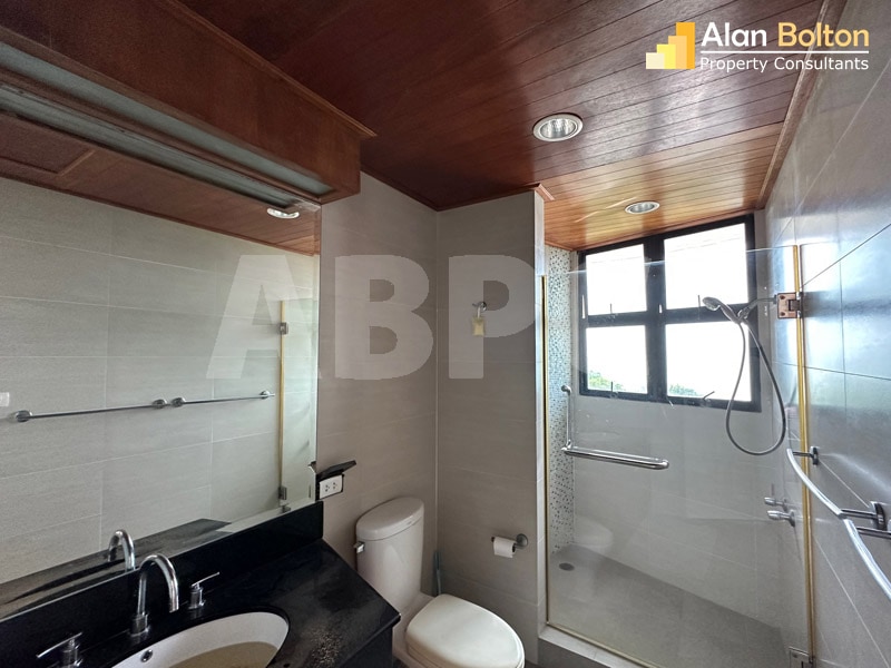 Beachfront Ocean View 3 Bed 4 Bath Condo In Pratumnak photo 4