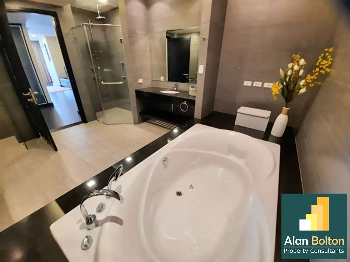 Amazing Condo for Sale at La Royal Beach Condo photo 19
