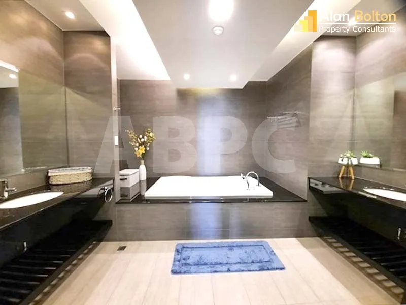 Amazing Condo for Sale at La Royal Beach Condo photo 14