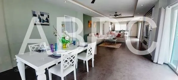 Large 2 Bed Condo in Pratumnak - Tudor Court photo 6