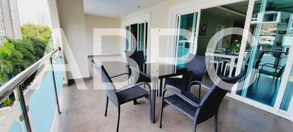 Large 2 Bed Condo in Pratumnak - Tudor Court photo 10
