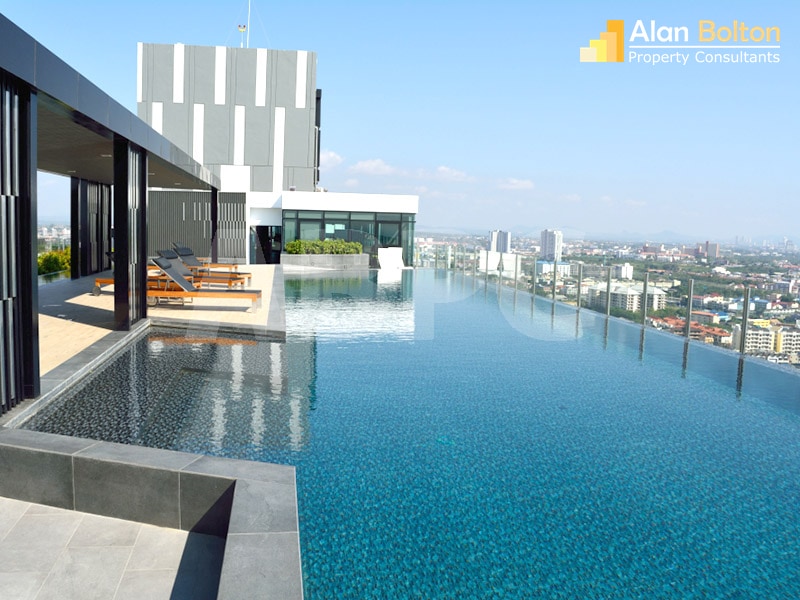 Ocean View 1 Bed 1 Bath In Central Pattaya