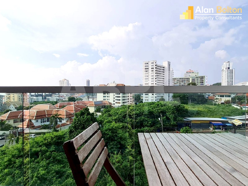 Ocean View 1 Bed 1 Bath Condo In Pratumnak