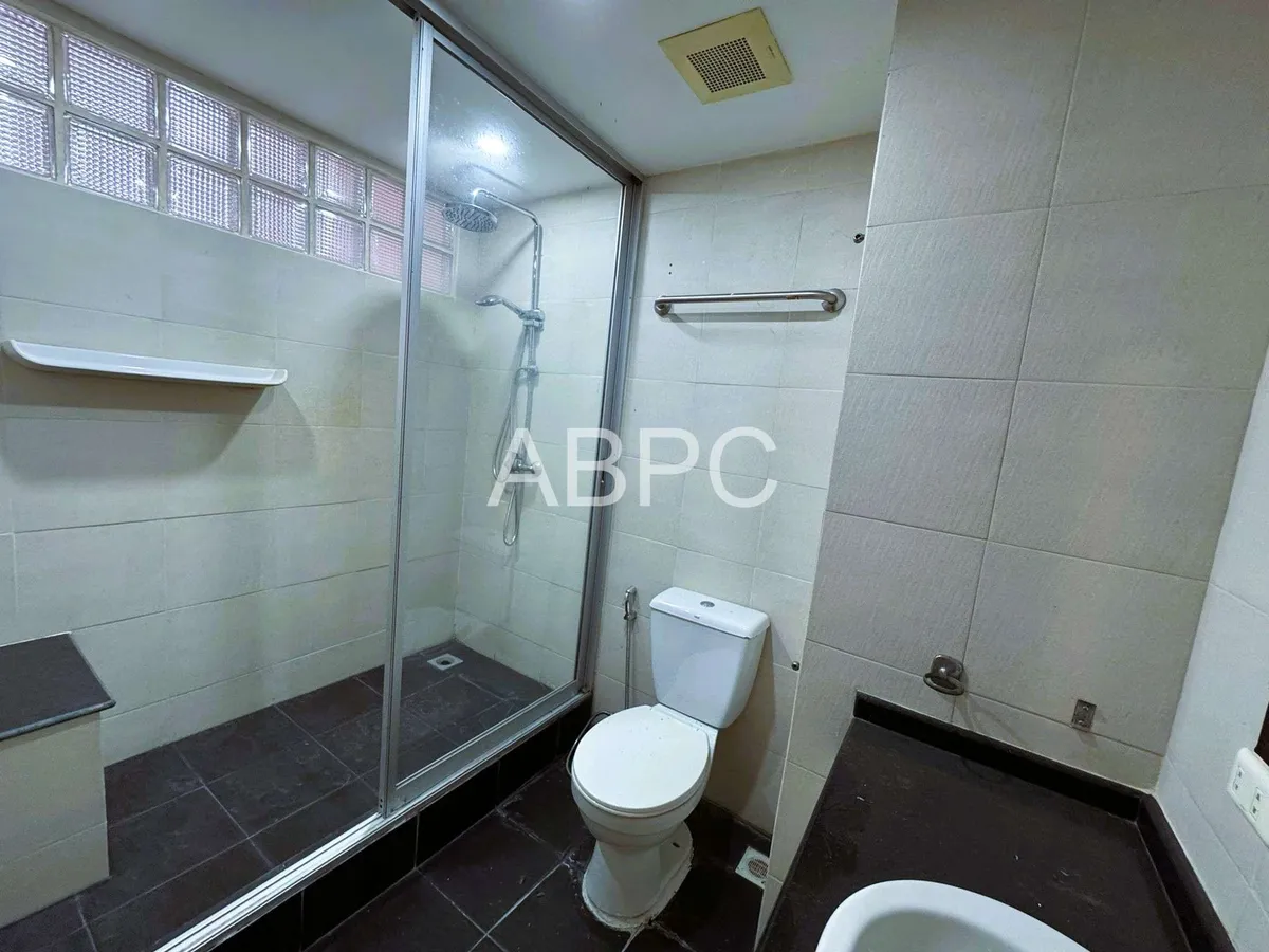 Spacious 1 Bed 1 Bath Condo In Central Pattaya - Center Condotel photo 10